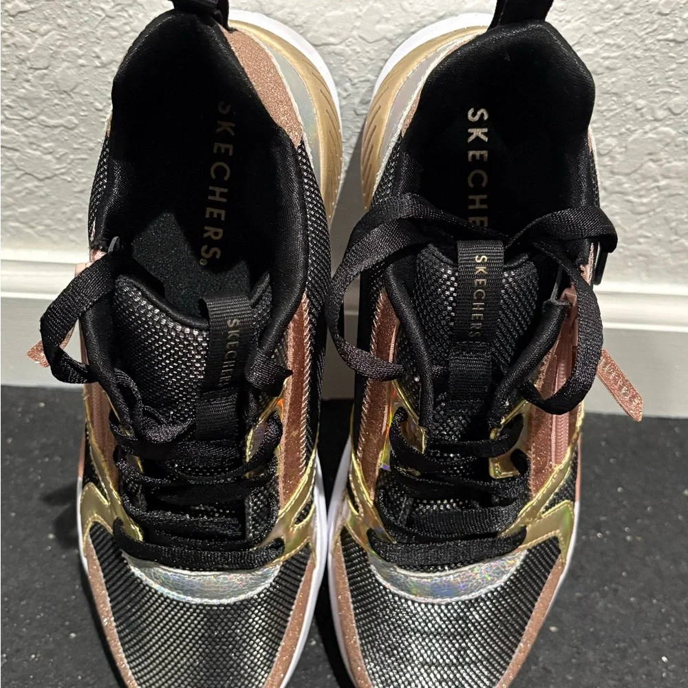 SKECHERS STREET SHINE STATUS 2.0 --SIZE 6‎ YOUTH-- WOMENS SIZE 8
